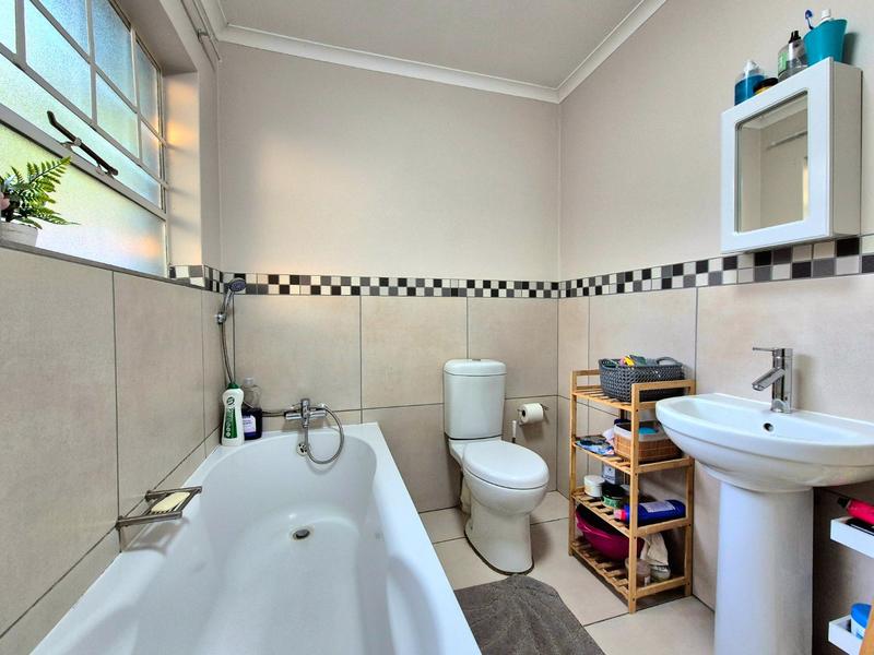 2 Bedroom Property for Sale in Ngwenya River Estate North West